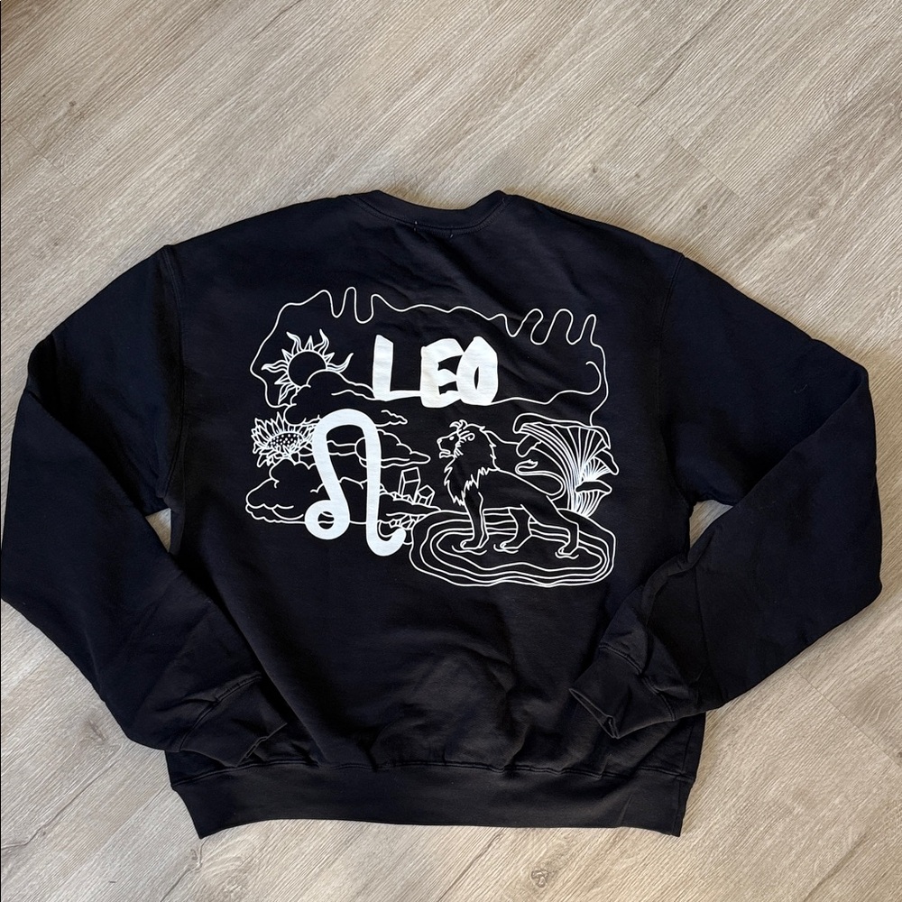 LEO unisex Graphic Crewneck Sweatshirt -  Black